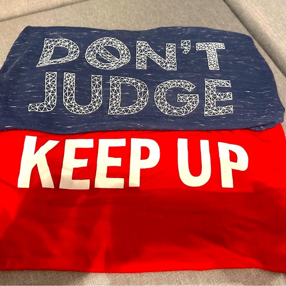 Qty 2 Graphic T’s in Size Small - Picture 3 of 6